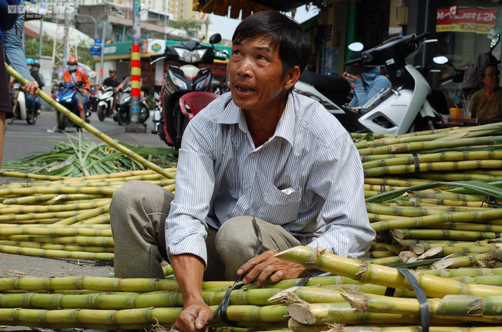 TP.HCM: Mía thân vàng đắt khách ngày cúng vía Ngọc Hoàng - 6