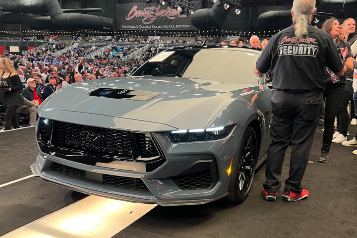 Chiếc Ford Mustang GT 2024 đầu tiên được bán với giá 565.000 USD - 3