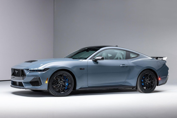 Chiếc Ford Mustang GT 2024 đầu tiên được bán với giá 565.000 USD - 4