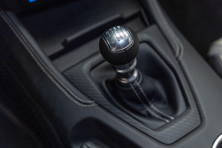 Chiếc Ford Mustang GT 2024 đầu tiên được bán với giá 565.000 USD - 8