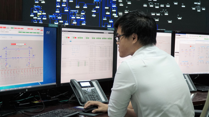Điện lực miền Nam: Dòng điện 'chạy' an toàn, đầy đủ trong dịp Tết Nguyên đán - 2