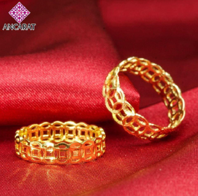 Mua sắm vàng tại gian hàng Ancarat trong lễ hội đền Trần ở Nam Định - 5