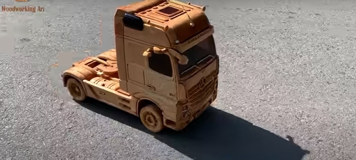 Mercedes-Benz Actros bằng gỗ tinh xảo của thợ Việt - 5