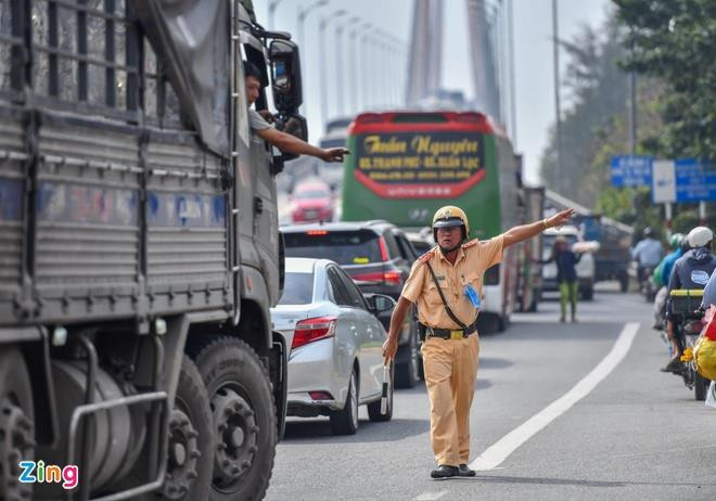 Bộ GTVT yêu cầu chủ BOT cầu Rạch Miễu xử lý ùn tắc trên quốc lộ 60 - 1