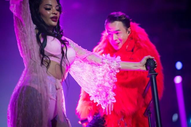 Đêm nhạc của SpaceSpeakers bị phạt 110 triệu đồng vì biểu diễn phản cảm - 1