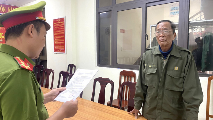 Làm giả tài liệu, con dấu, nguyên Phó Chủ tịch UBND phường ở Đà Nẵng bị khởi tố - 1