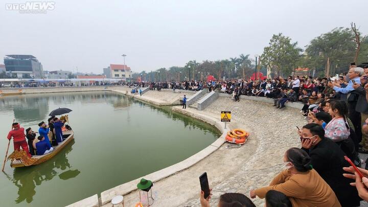 Về hội Lim nghe liền anh, liền chị nhí hát dân ca quan họ - 11