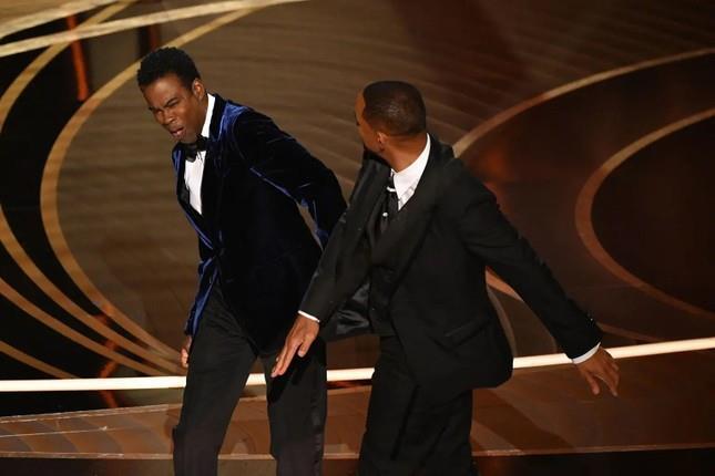 Will Smith trở lại đóng phim sau thời gian lao đao vì tát đồng nghiệp - 1