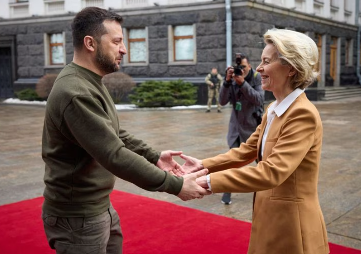 Còi báo không kích vang lên ở Kiev trong chuyến thăm của các nhà lãnh đạo EU - 1