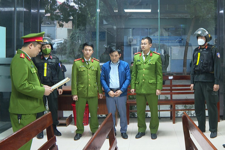 Khởi tố Giám đốc Trung tâm đăng kiểm 19-01V ở Phú Thọ - 1