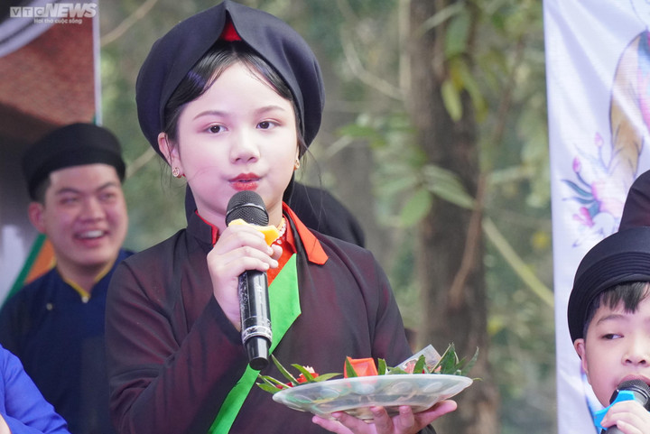 Về hội Lim nghe liền anh, liền chị nhí hát dân ca quan họ - 3