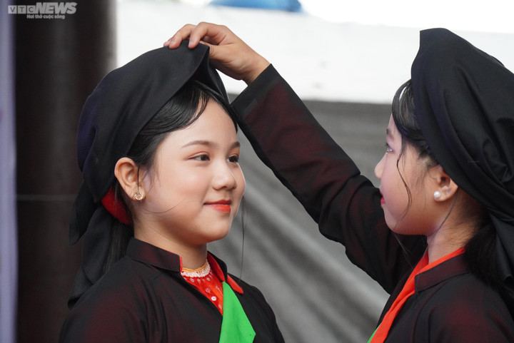 Về hội Lim nghe liền anh, liền chị nhí hát dân ca quan họ - 6