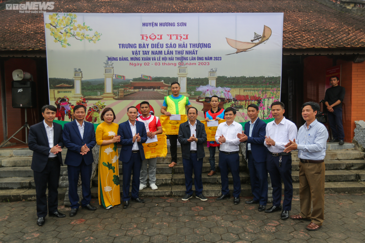 Nghìn người xem vật tay tại Lễ hội Hải Thượng Lãn Ông Lê Hữu Trác - 15