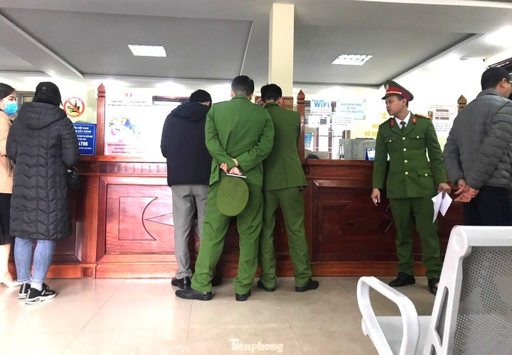 Công an khám xét trụ sở Trung tâm Đăng kiểm xe cơ giới Nghệ An - 4