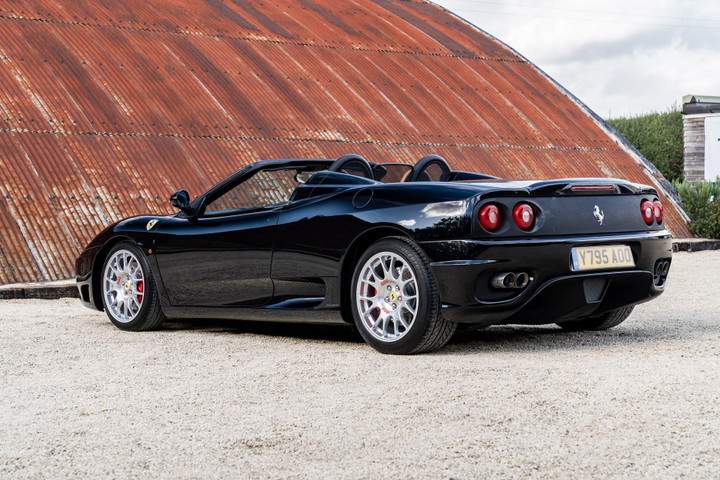 Chi tiết siêu xe Ferrari 360 Spider của David Beckham - 7