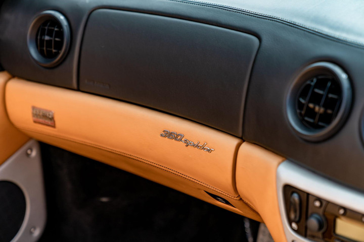 Chi tiết siêu xe Ferrari 360 Spider của David Beckham - 20