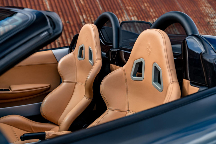 Chi tiết siêu xe Ferrari 360 Spider của David Beckham - 12