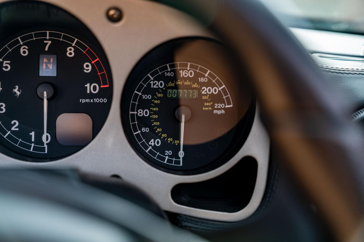 Chi tiết siêu xe Ferrari 360 Spider của David Beckham - 4