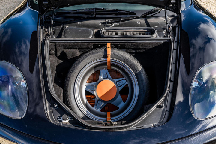 Chi tiết siêu xe Ferrari 360 Spider của David Beckham - 9