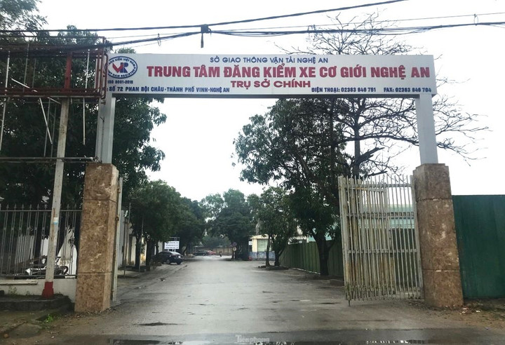 Công an khám xét trụ sở Trung tâm Đăng kiểm xe cơ giới Nghệ An - 1