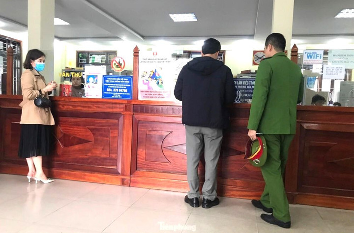 Công an khám xét trụ sở Trung tâm Đăng kiểm xe cơ giới Nghệ An - 5