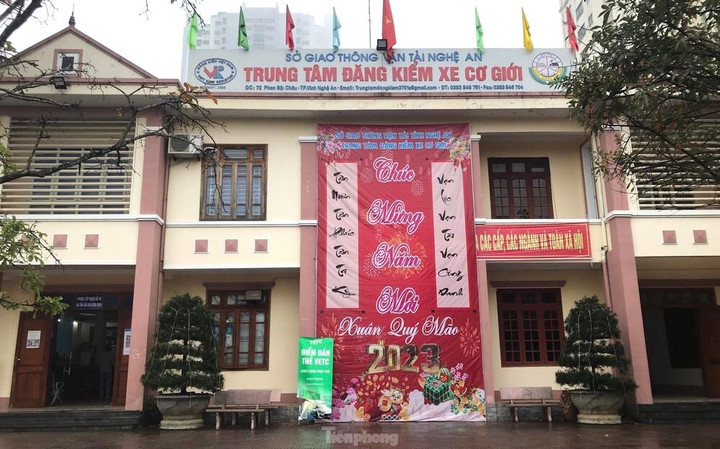 Công an khám xét trụ sở Trung tâm Đăng kiểm xe cơ giới Nghệ An - 8