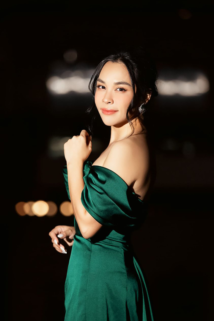 Sao Việt 6/2: Lệ Quyên bị chê sân si, Tùng Dương khoe ảnh 28 năm trước - 4