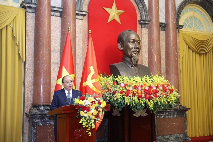 Nguyên Chủ tịch nước Nguyễn Xuân Phúc bàn giao công tác - 1