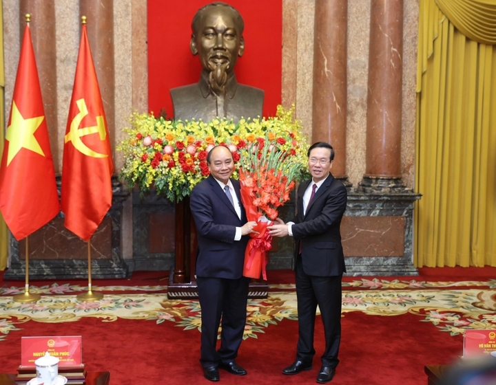 Nguyên Chủ tịch nước Nguyễn Xuân Phúc bàn giao công tác - 2