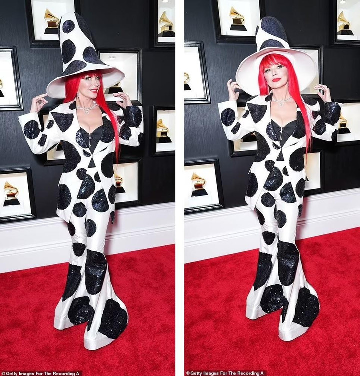 Những bộ váy xấu đến mức thảm họa trên thảm đỏ Grammy 2023 - 1