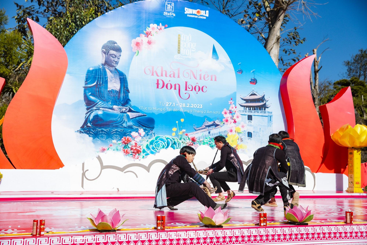 Du khách đổ về Sun World Fansipan Legend ngắm hoa, dự hội xuân - 8