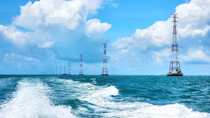 Nhìn lại công trình đường điện 220kV vượt biển lịch sử - 12