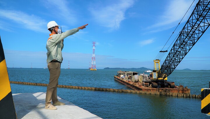 Nhìn lại công trình đường điện 220kV vượt biển lịch sử - 2