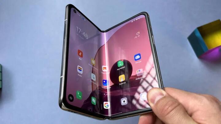 Rò rỉ thông tin về điện thoại gập mới của OnePlus - 2