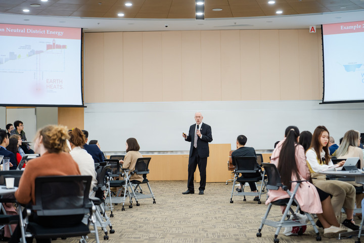 Hiệu trưởng đại học danh giá thế giới chia sẻ 3 bài học với sinh viên Việt - 2