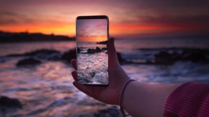 Ốp lưng dẻo samsung s10 s10 plus đủ dòng hình nền hoa anh đào nhẹ nhàng