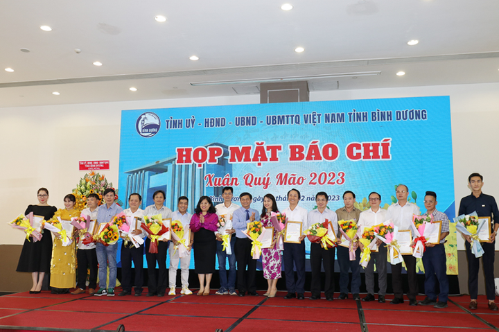 Sự phát triển của Bình Dương có đóng góp rất lớn từ các cơ quan báo chí - 2