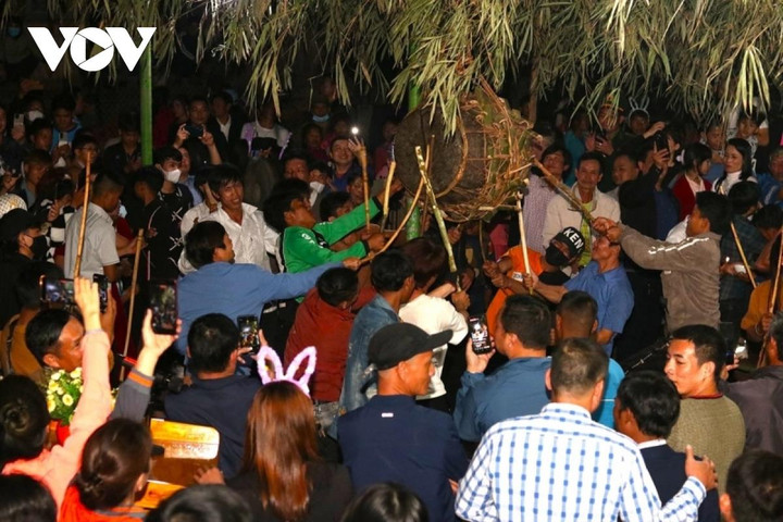 Lễ hội Đập trống của người Ma Coong Quảng Bình có gì độc đáo? - 4