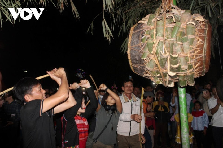 Lễ hội Đập trống của người Ma Coong Quảng Bình có gì độc đáo? - 6