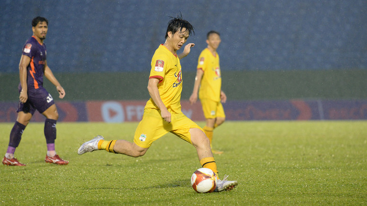 Trực tiếp bóng đá Bình Dương 1-1 HAGL: Rimario gỡ hòa - 3