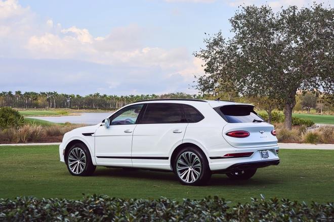 Chiếc Bentley Bentayga đặc biệt giá 1 triệu USD - 2