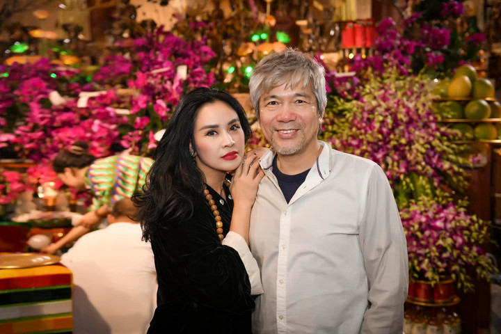 Sao Việt 10/2: 'Cô Xuyến' gợi cảm tuổi 47, Thanh Lam tình tứ bên hôn phu - 2