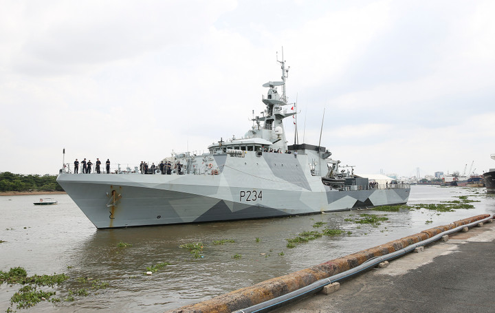 Tàu Hải quân Hoàng gia Anh HMS Spey tới thăm TP.HCM - 1