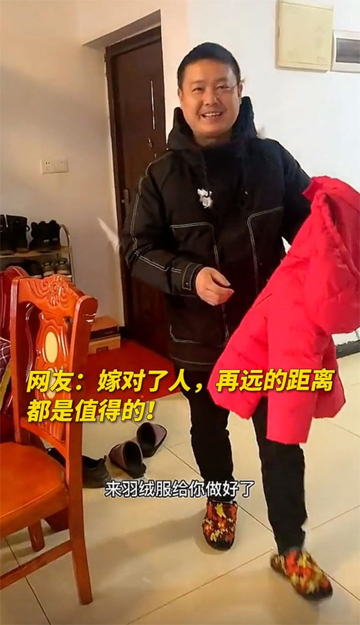 Người đàn ông nuôi cả đàn ngỗng chỉ để may áo khoác tặng vợ - 2