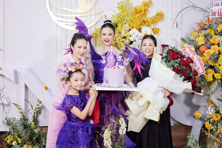 Angela Phương Trinh được con gái nuôi tổ chức sinh nhật bất ngờ - 5
