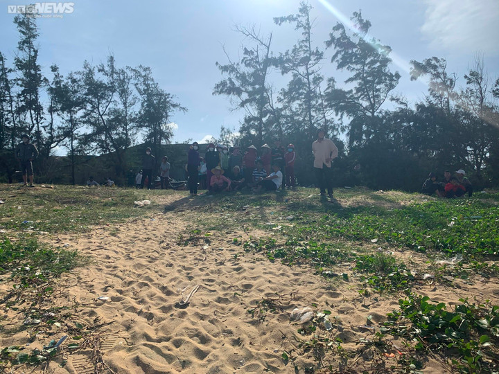 Bình Định: Tìm thấy thi thể bé gái 3 tuổi mất tích khi đang chơi ở sân nhà - 2