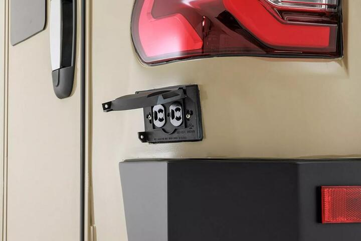 Khám phá Toyota Hilux GR Sport phiên bản nhà di động - 4