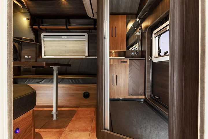 Khám phá Toyota Hilux GR Sport phiên bản nhà di động - 19