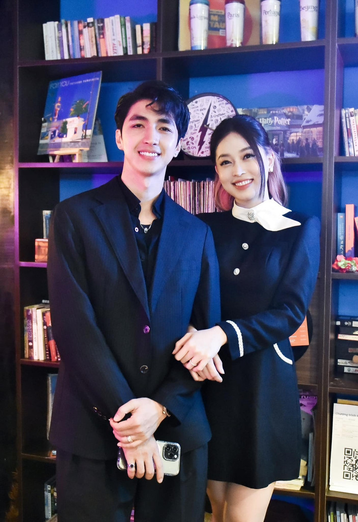 Sao Việt 11/2: MC Hoàng Oanh thăm gia đình chồng cũ, Lý Hải sấy tóc cho vợ - 6