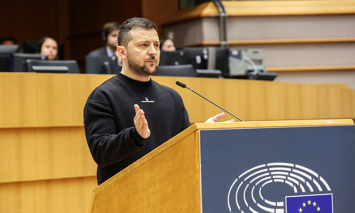 Ông Zelensky nói gia nhập EU sẽ là 'con đường dài, khó khăn' - 1